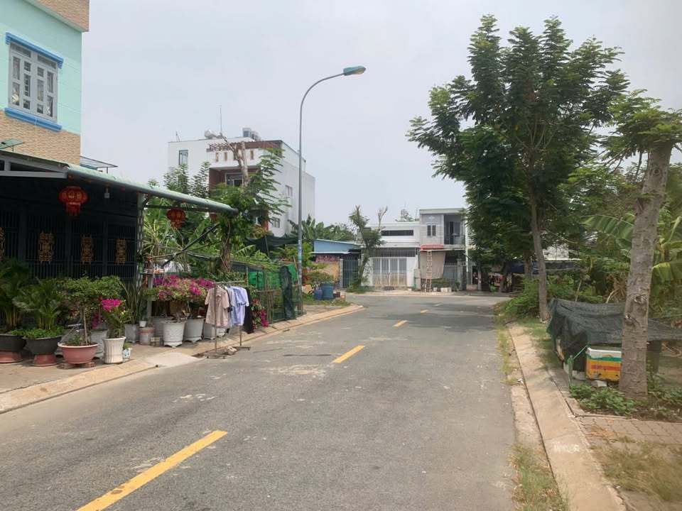 Đất nền đường D10, xã Long Hậu 90m² giá 2.35 tỷ - Cơ hội đầu tư hiếm có!