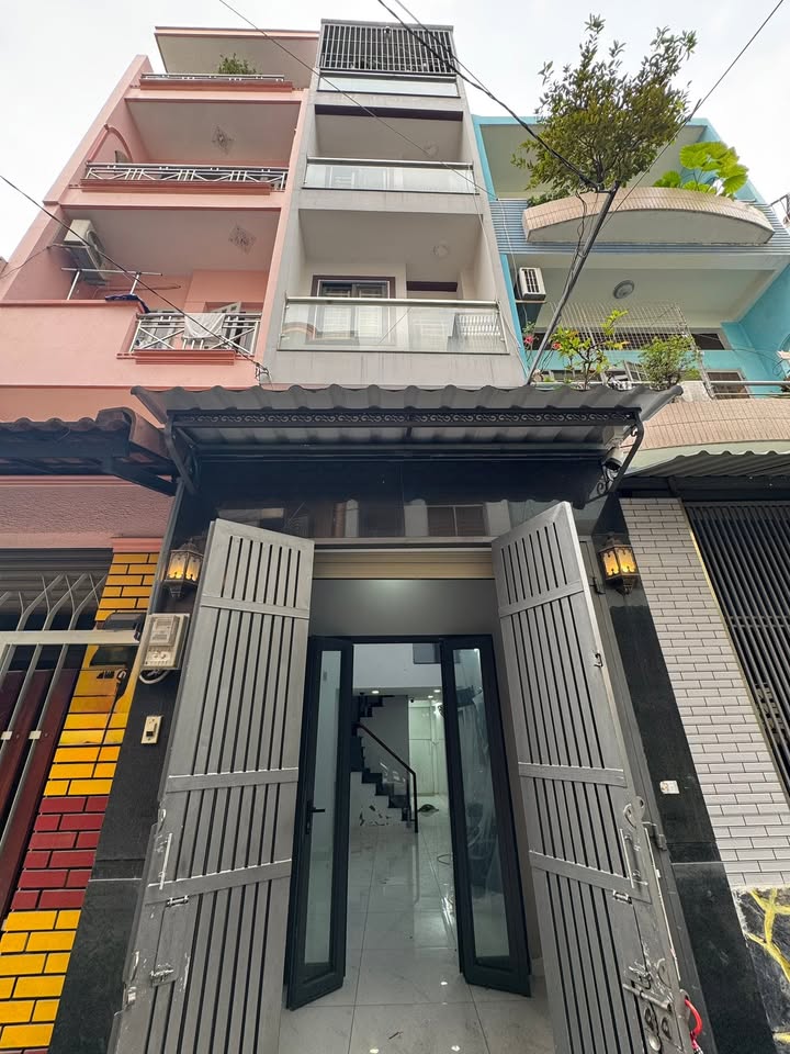 Nhà hẻm xe hơi Công Chúa Ngọc Hân, Quận 11, 30m² giá 6.9 tỷ - Sẵn sàng vào ở ngay!