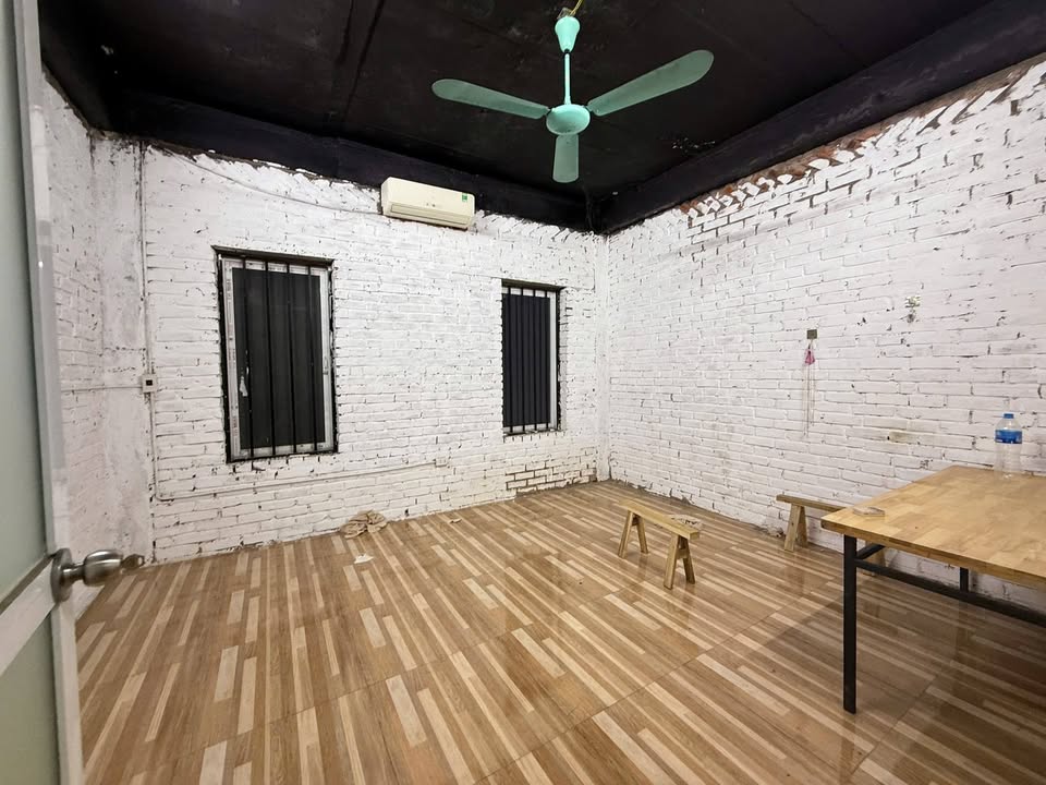 Cho thuê nguyên căn Văn Phú Hà Đông 360m² giá 22 triệu - Bàn giao ngay, xem nhà dễ dàng!