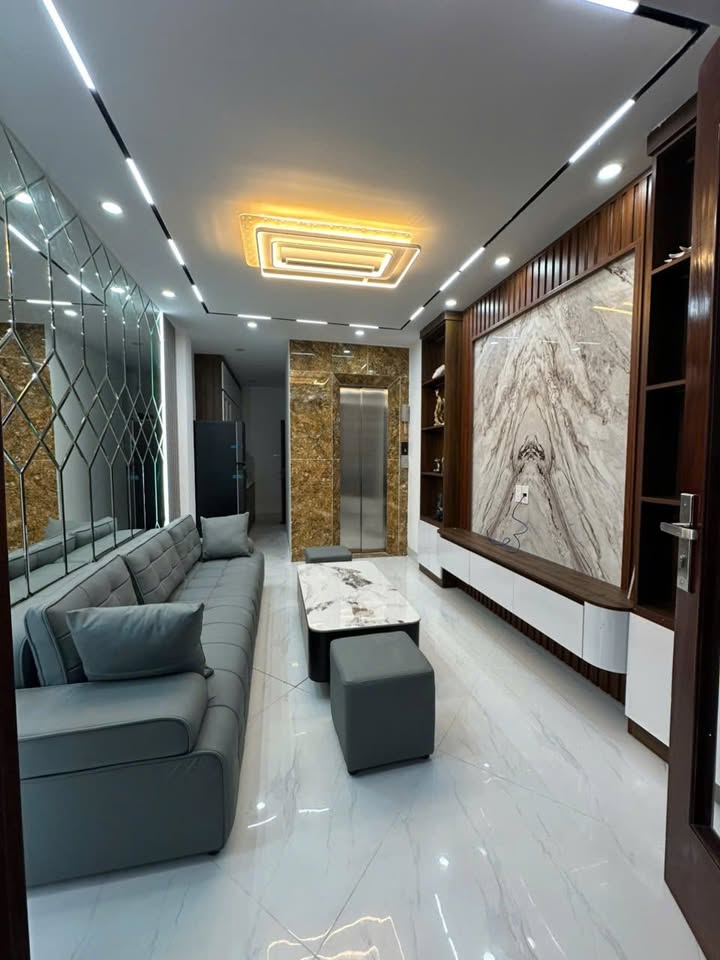 Nhà cho thuê tại Văn Chương, Đống Đa 210m² giá 2x triệu - Nhà mới đẹp, thang máy