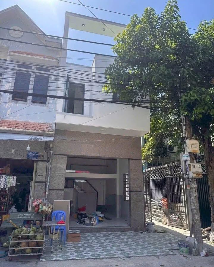 Nhà mặt tiền đường D19 KDC Việt Sing 150m² giá 6 tỷ - Đầu tư sinh lời hấp dẫn!