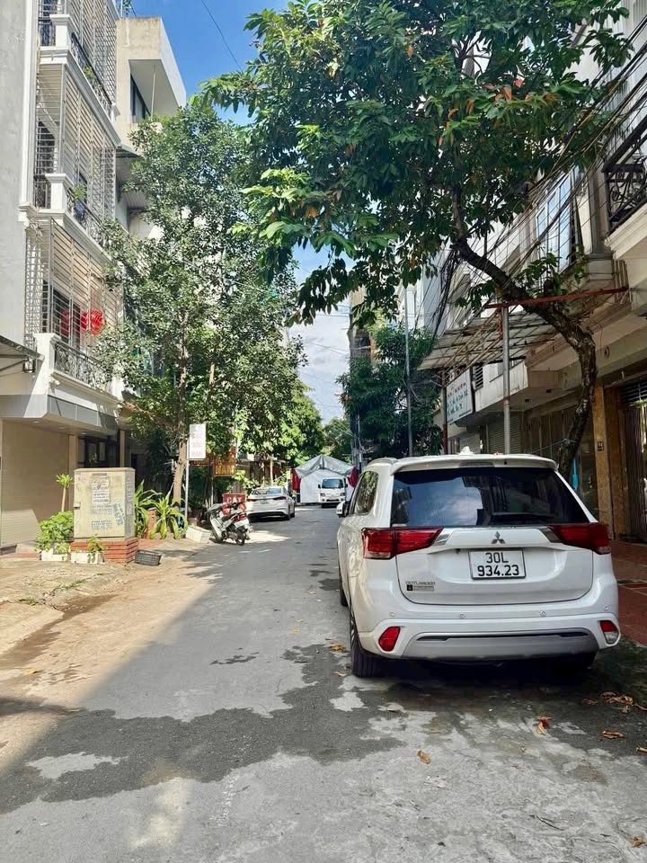 Townhouse Văn Khê 55m² giá 1x tỷ - Kinh doanh đẳng cấp, thang máy hiện đại!