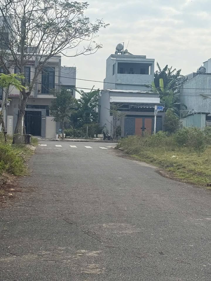 Nhà 2 tầng Hòa Quý, Ngũ Hành Sơn, Đà Nẵng 100m² giá 4.6 tỷ - Mua ngay với giá tốt!