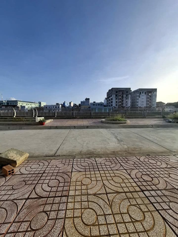 Nhà cấp 4 Vĩnh Long 63m² giá 2.2 tỷ - Mặt tiền đường Nguyễn Chí Thanh, view đẹp