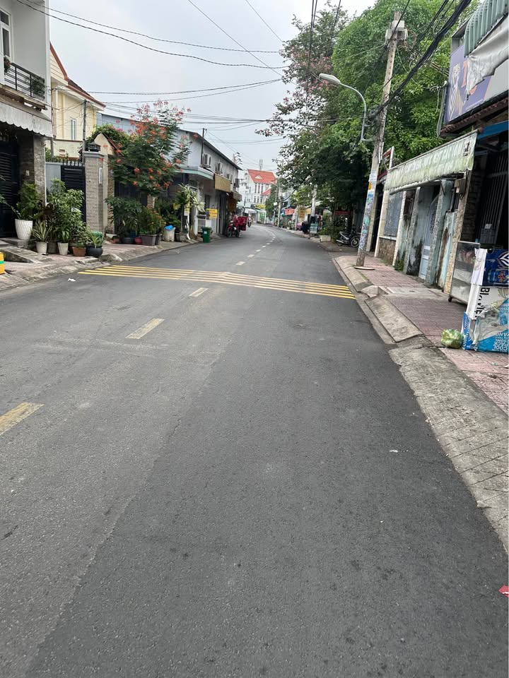 Nhà phố đường 109 - Phước Long B 60m² giá 6.8 tỷ - Lô góc 2 mặt tiền kinh doanh!