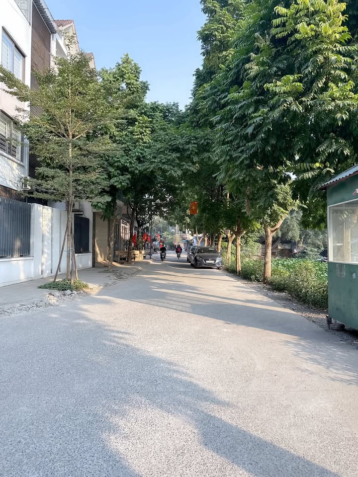 Townhouse Đô Thị Văn Quán 476m² giá 27 tỷ - Chính chủ, ô tô đỗ cửa!