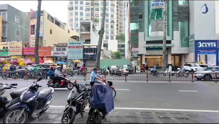 Đất trống mặt tiền đường 3 Tháng 2, Quận 10, 220m² giá 120 tỷ - Cơ hội đầu tư lý tưởng!