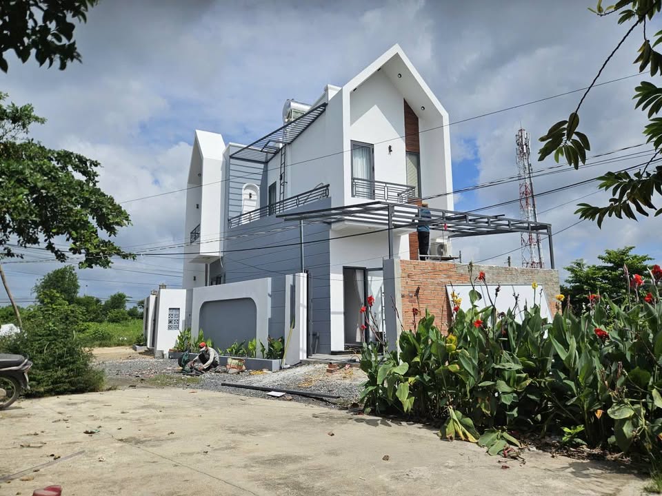 Nhà phố đẹp gần ngã Tư Thanh Điền 147m² - Thiết kế như khách sạn mini!