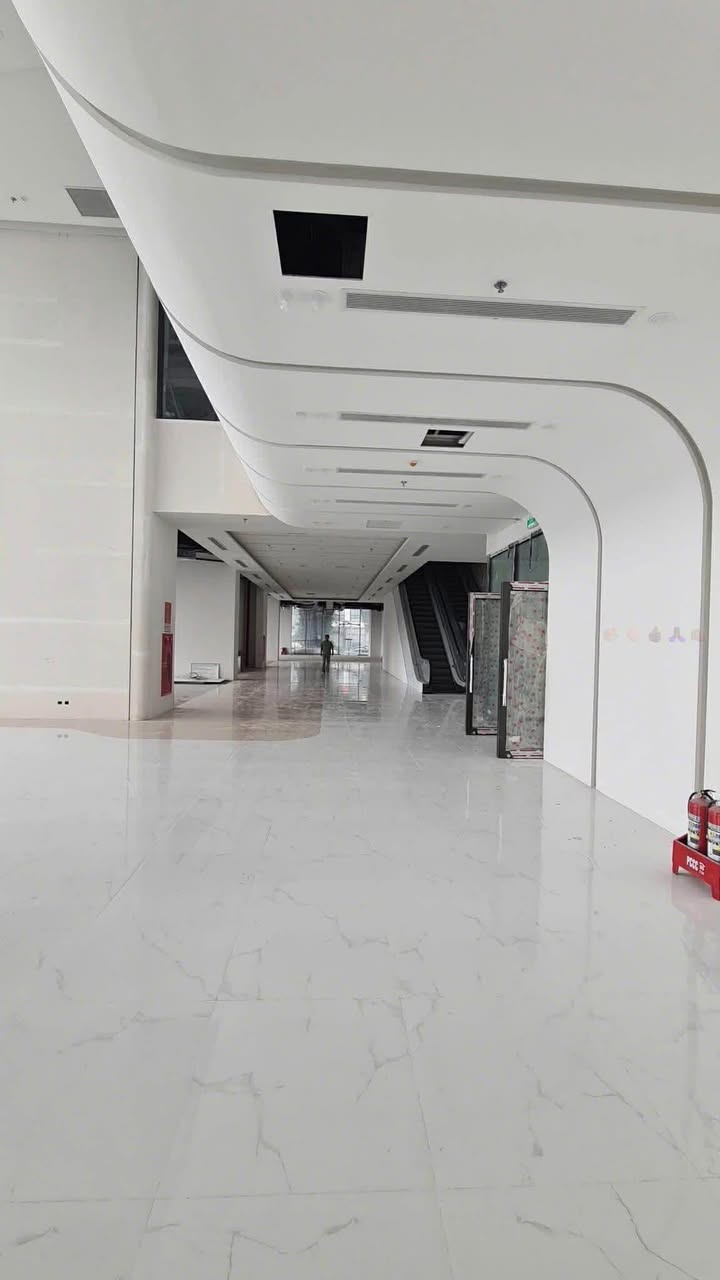 Cho thuê sàn thương mại tại Goldmark City 82m² giá 11$/m² - Vị trí đắc địa, kinh doanh thuận lợi!