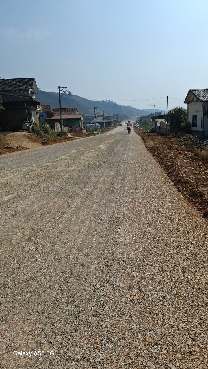 Đất nền thổ cư 5000m² tại đường gom cao tốc Mộc Châu - Đầu tư sinh lời lý tưởng!