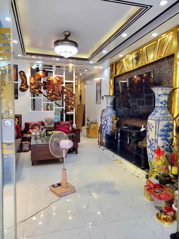 Nhà phố Hồng Bàng, Hải Phòng 43m² giá 3 tỷ - Đường ô tô đỗ cửa, pháp lý rõ ràng!