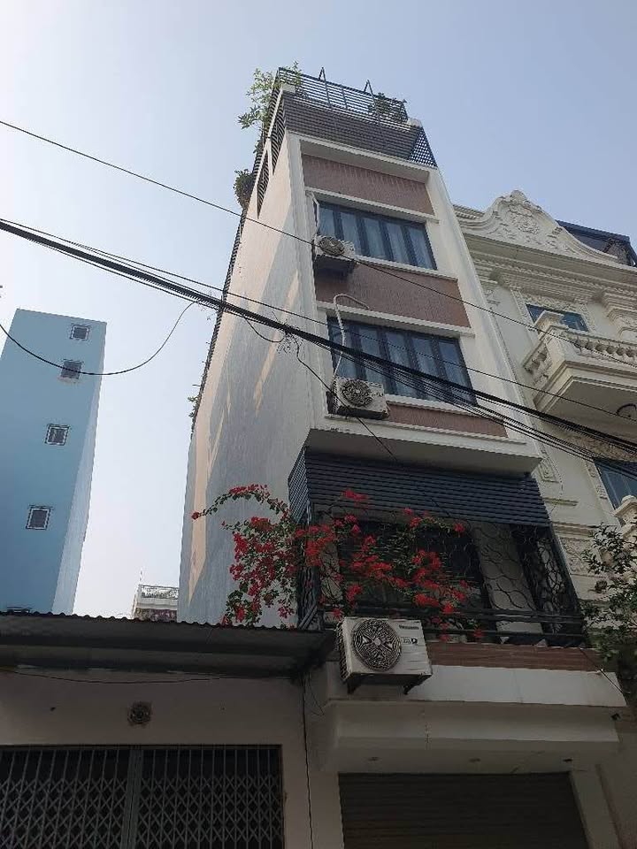 Nhà 5 tầng Phường Nguyễn Trãi, Hà Đông 40m² giá 7 tỷ - Sẵn sàng vào ở ngay!