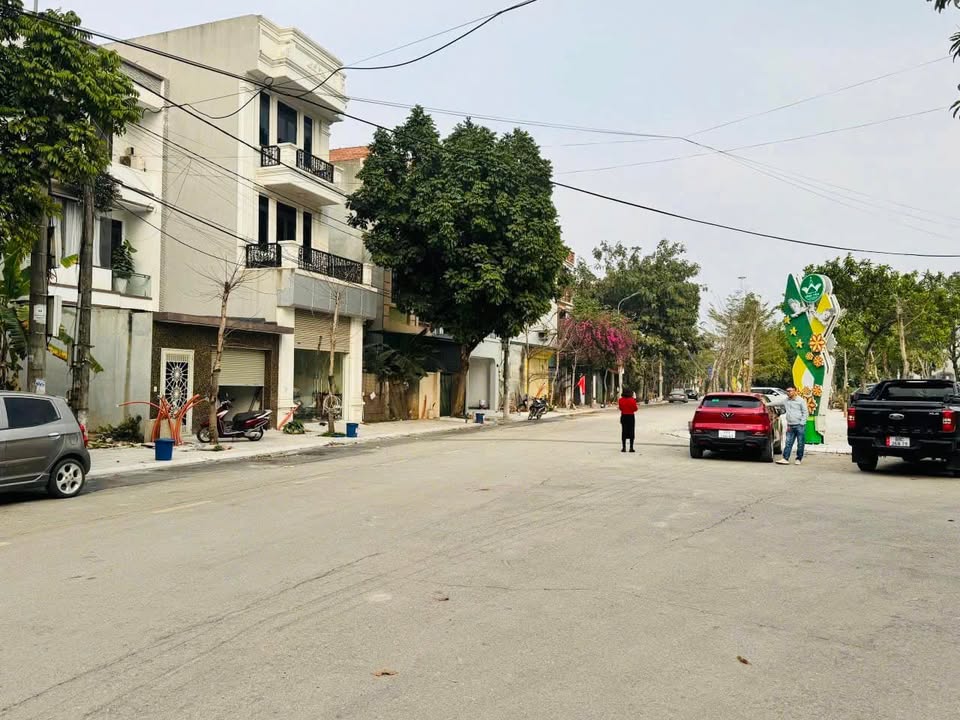 Lô đất mặt phố Ngô Kính Thần, Vĩnh Yên 100m² giá 3,xxx tỷ - Đầu tư sinh lời cao!