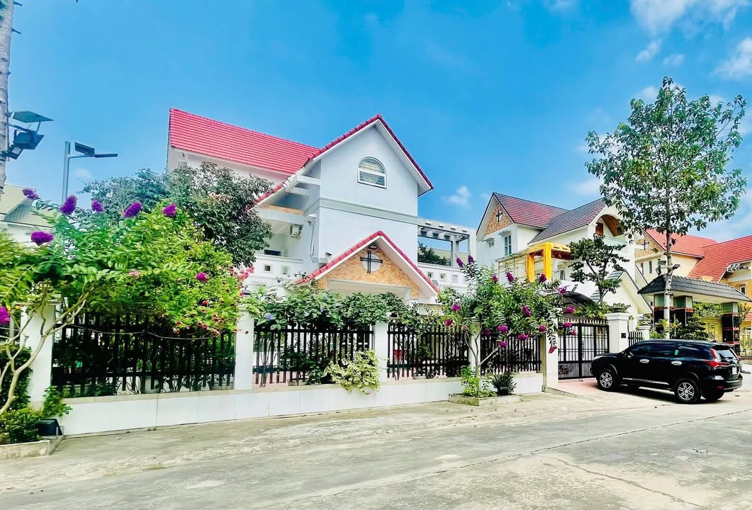 Biệt thự Westerland Thới Hòa 588m² giá 12.5 tỷ - Không gian sống lý tưởng bên sông Thị Tính