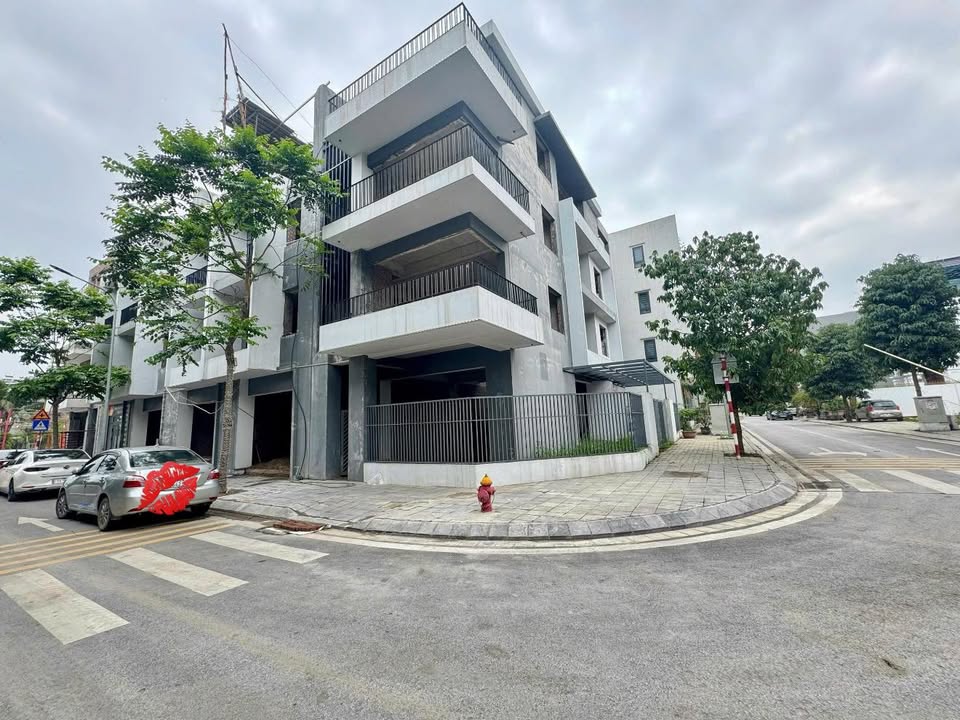 Căn hộ góc Khu đô thị Lạc Ngàn 157,5m² giá 12 tỷ - Sổ hồng chính chủ!