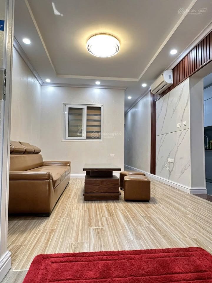 Căn hộ cho thuê Đường Láng Đống Đa 85m² giá 11 triệu - Nhà mới đẹp, tiện ích đầy đủ!