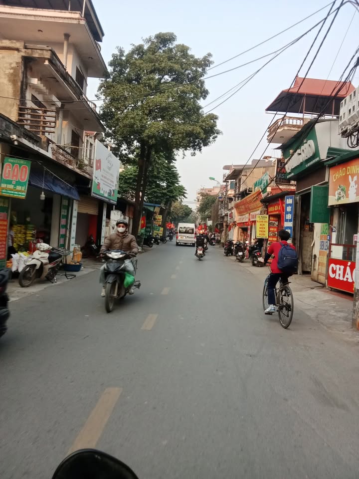 Nhà cho thuê 3 tầng Hồ Tùng Mậu 9 triệu - Full đồ, sẵn sàng ở ngay!