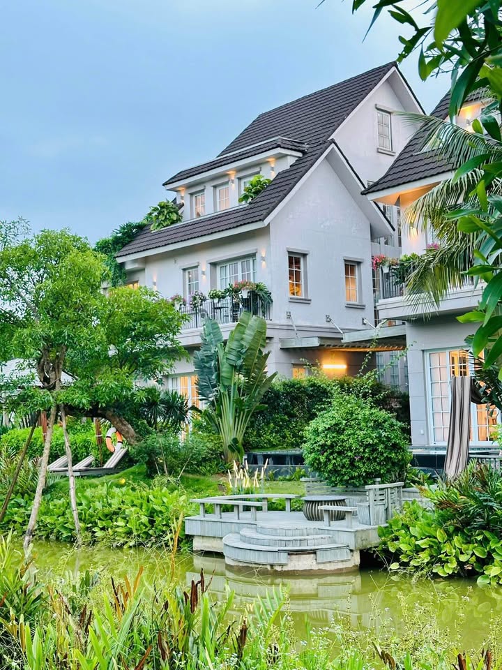 Biệt thự đảo Ecopark Vinh 198m² giá 13.8 tỷ - Thiết kế sang trọng, sẵn sàng vào ở ngay!