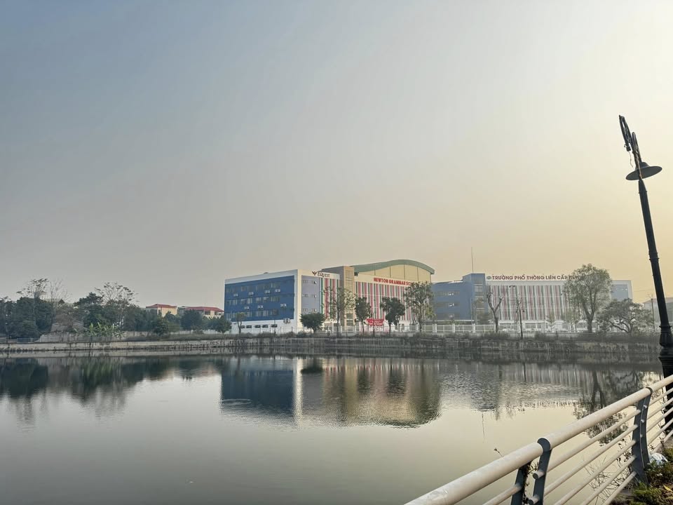 Nhà phố KDT Bắc Đầm Vạc Vĩnh Yên 102m² giá 5.7 tỷ - View hồ tuyệt đẹp!