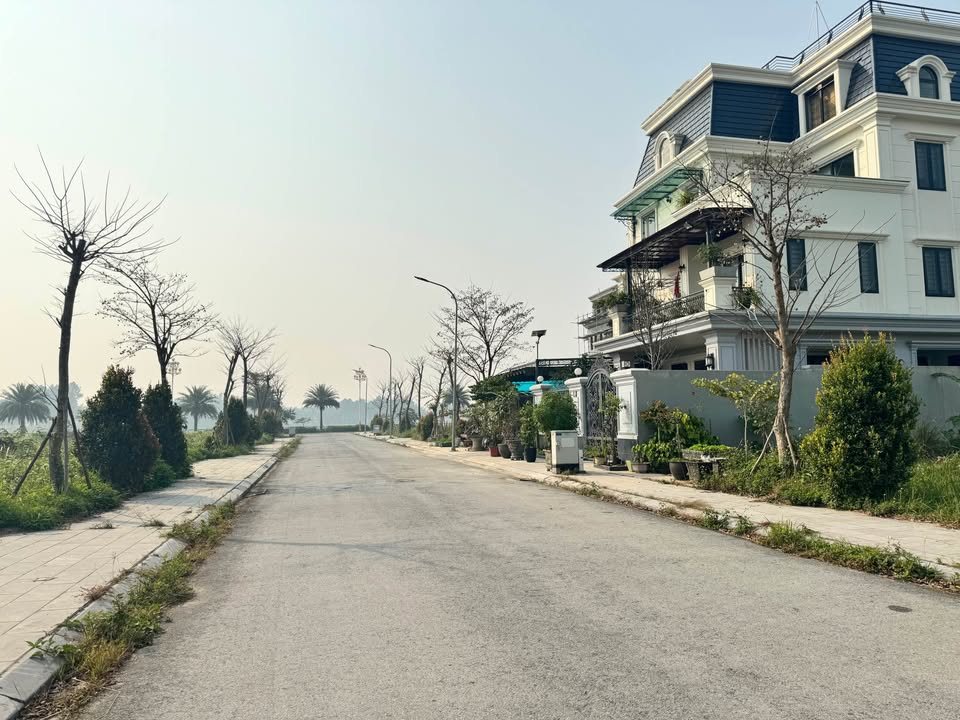 Biệt thự Đơn Lập KDT Bắc Đầm Vạc 280m² giá 14 tỷ - Không gian sống lý tưởng cho gia đình!