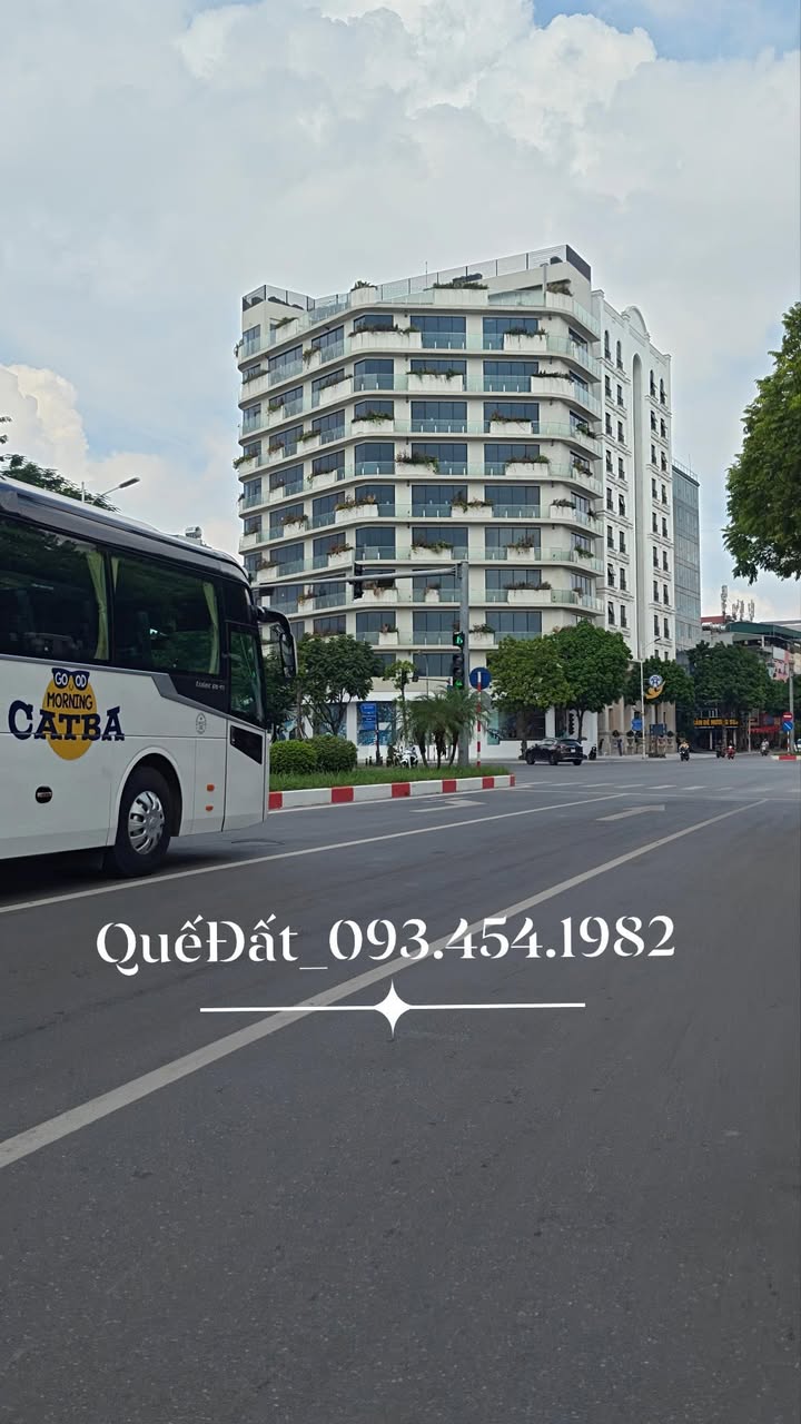 Bán văn phòng phố Hồng Tiến 53m² giá chỉ 2x tỷ - Căn góc hiếm có!