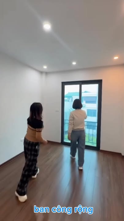 Nhà phố An Sinh Đỉnh, Ngọc Hồi, 150m² giá 5 tỷ - Sổ đỏ chính chủ, có thang máy!