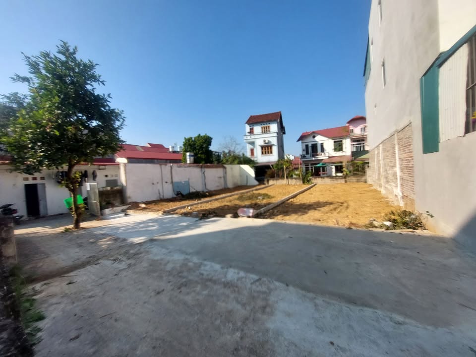 Đất nền Phường Vĩnh Trại, Lạng Sơn 95m² giá 2.4 tỷ - Mặt tiền 5m, ô tô đỗ cửa!