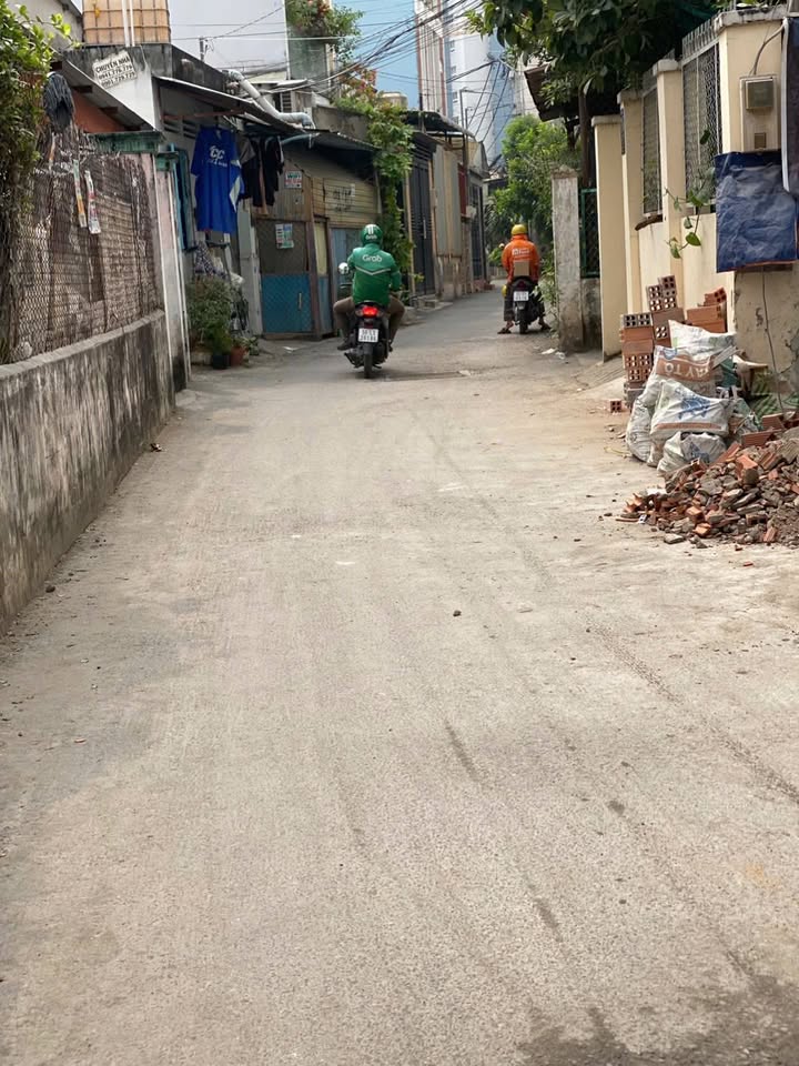 Nhà 2 Tầng Hẻm Xe Hơi - Đường số 8, Linh Trung, Thủ Đức - Giá 4.35 tỷ, Sổ Hồng Chính Chủ!