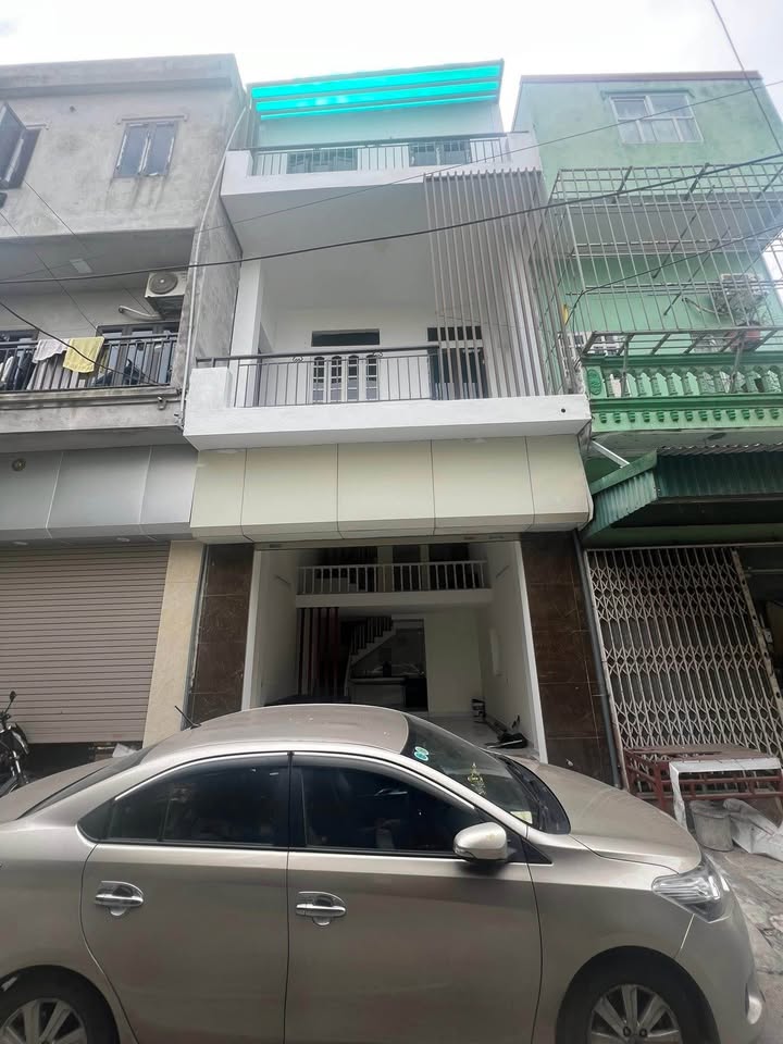 Nhà 3 tầng tại chợ Trung Nhì Tân Thành Ninh Bình 42m² giá 4 tỷ - Ngõ thông, tiện ích đầy đủ!