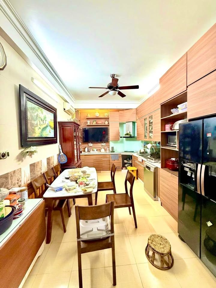 Nhà riêng quận Đống Đa 57m² giá 16 tỷ - Ở ngay, ngõ thông tiện lợi!