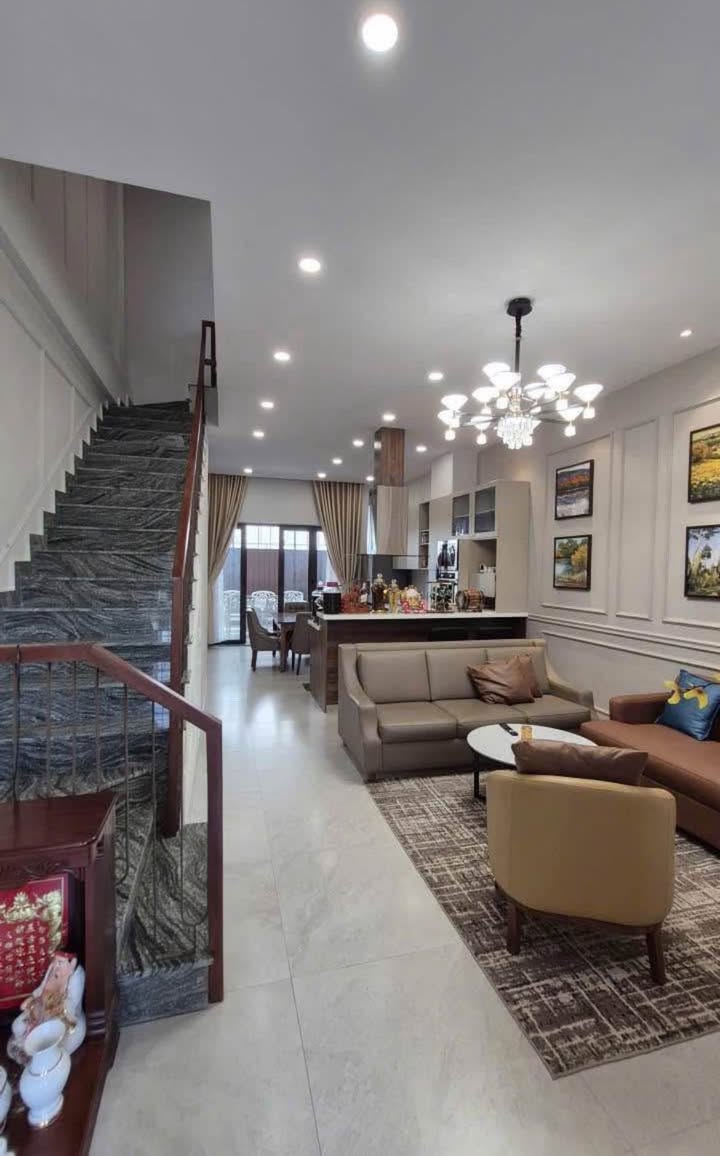 Nhà phố 4 tầng Lâm Viên Đà Lạt 101m² giá 8.5 tỷ - Sổ riêng hoàn công!