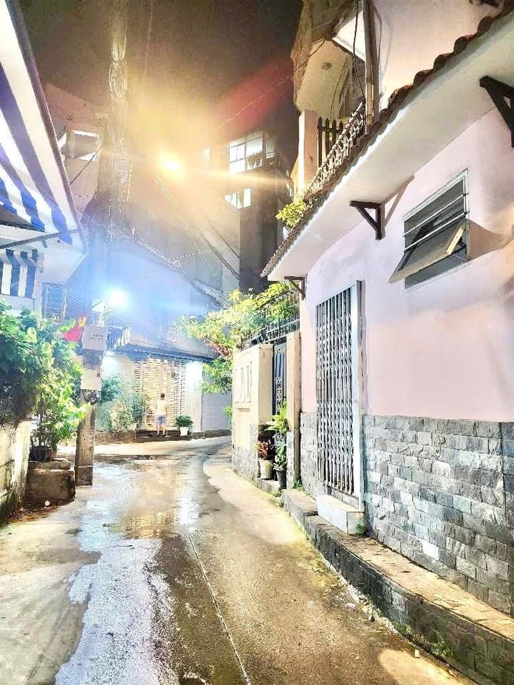 Nhà 2 tầng VF3, Phường 7, Quận Phú Nhuận 52m² giá 7.49 tỷ - Sẵn sàng vào ở ngay!