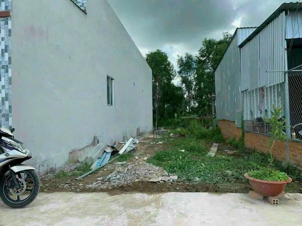 Đất nền 100m² tại Xóm Bà Vệ, Long Định - Giá chỉ 870 triệu - Sổ hồng chính chủ!