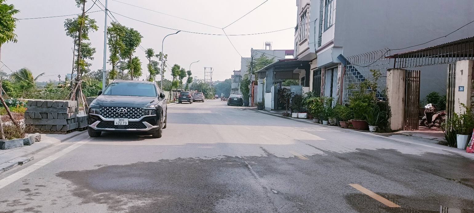 Nhà 3 tầng Thôn Đoài, Đông Anh 60m² giá 5 tỷ - Đường thông, tiện ích đầy đủ!