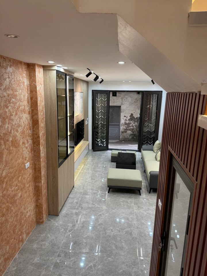 Nhà phố Đức Giang 32m² giá 6.6 tỷ - Nhà mới ở ngay, 3 phòng ngủ thoáng mát!