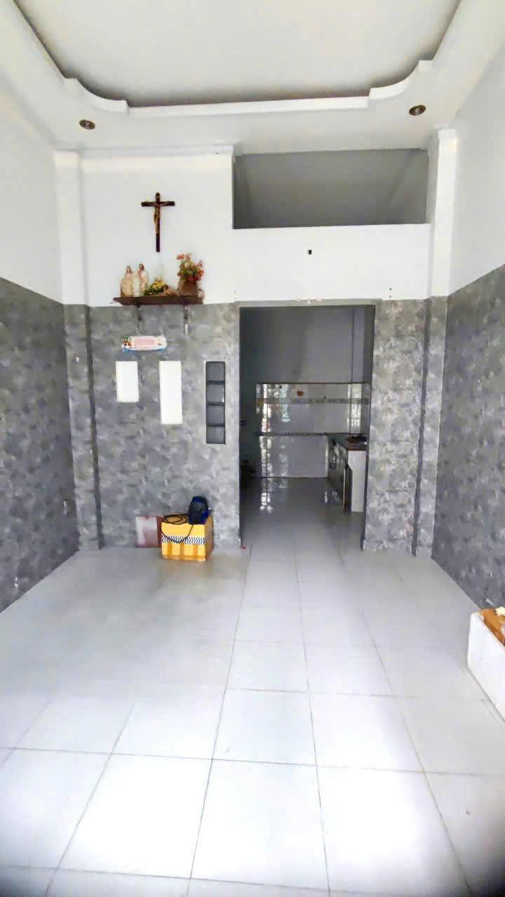 Nhà cho thuê hẻm xe hơi Cách Mạng Tháng Tám, Tân Bình 40m² chỉ 8 triệu/tháng - An ninh, tiện nghi đầy đủ!