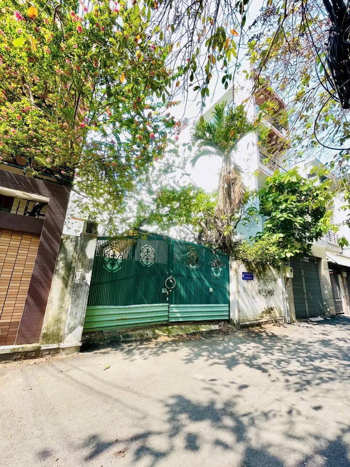 Nhà riêng Phường Tân Sơn Nhì 1014m² giá 11.9 tỷ - Vị trí đắc địa, thuận tiện xây mới!