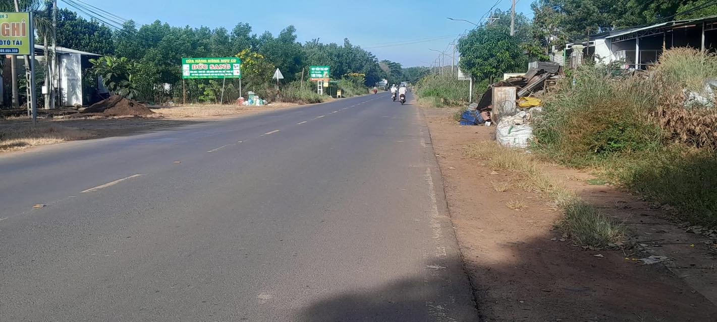 Đất nền 1800m² Thị Trấn Thanh Bình, Bù Đốp - Sổ hồng chính chủ, giá chỉ 1.9 tỷ!