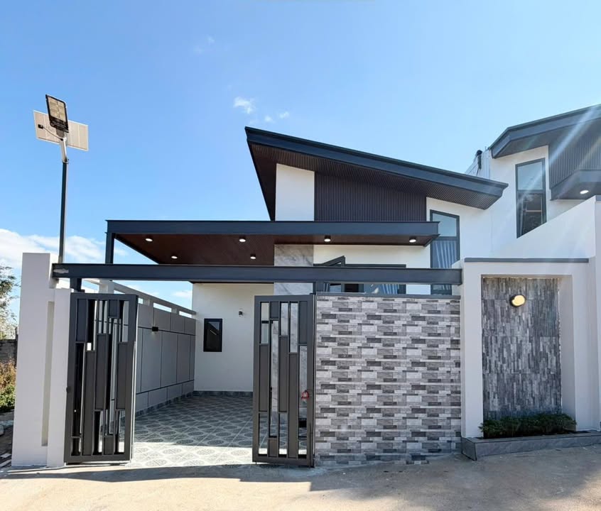 Nhà hẻm 196 Lê Thánh Tôn, Quận 1, 108m² giá 1.75 tỷ - Nhà cấp 4 hiện đại, đầy đủ tiện nghi!