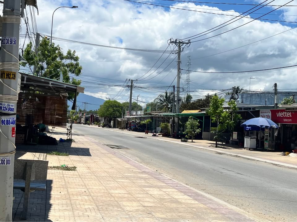 Lô đất Bác Ái 136.9m² giá 2.35 tỷ - Kinh doanh thuận lợi!