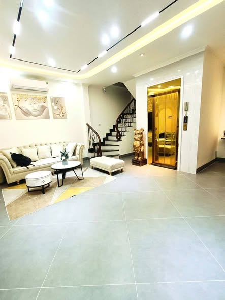 Nhà riêng Thịnh Quang, Đống Đa 40m² giá 15.2 tỷ - Thiết kế hiện đại, sẵn sàng vào ở!