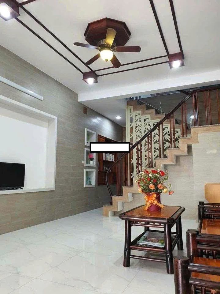 Bán gấp nhà 3 tầng mặt tiền đường Núi Thành, Đà Nẵng 69m² - Vị trí đắc địa gần trường đại học!
