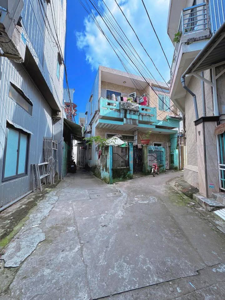 Nhà cũ 2 tầng 57m² khu vực kiệt Nguyễn Tất Thành - Đang cho thuê 8 triệu/tháng!