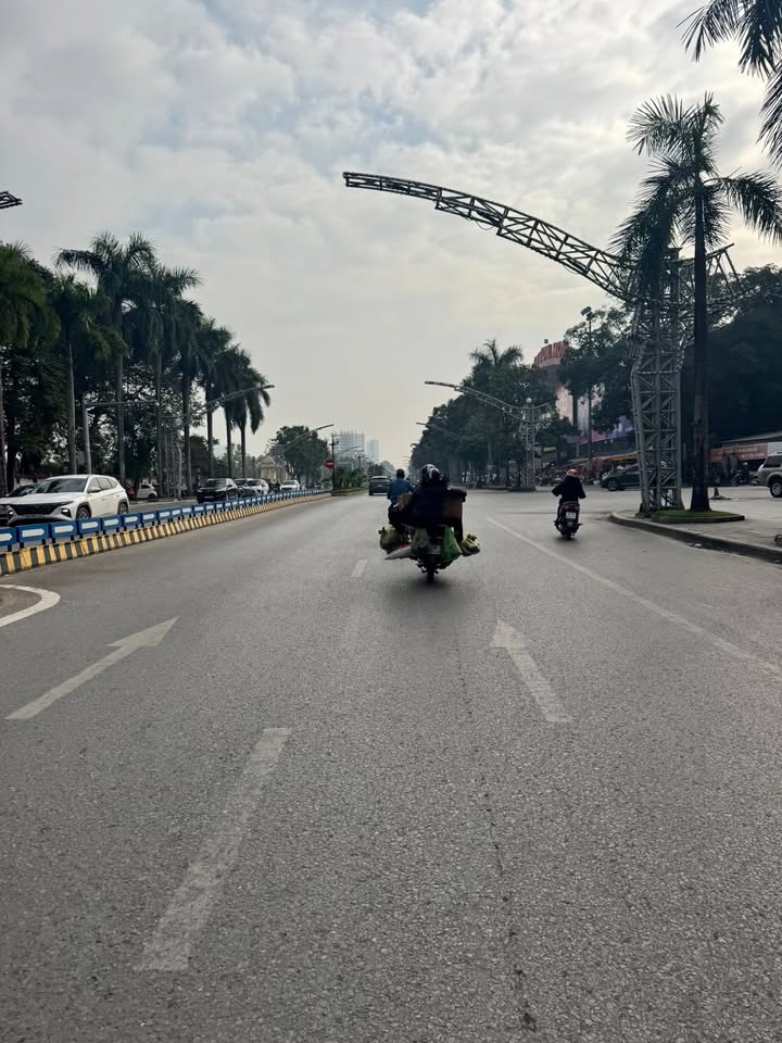 Nhà mặt tiền đường đôi Lạc Long Quân 87.5m² giá 11 tỷ - Kinh doanh cực tốt!