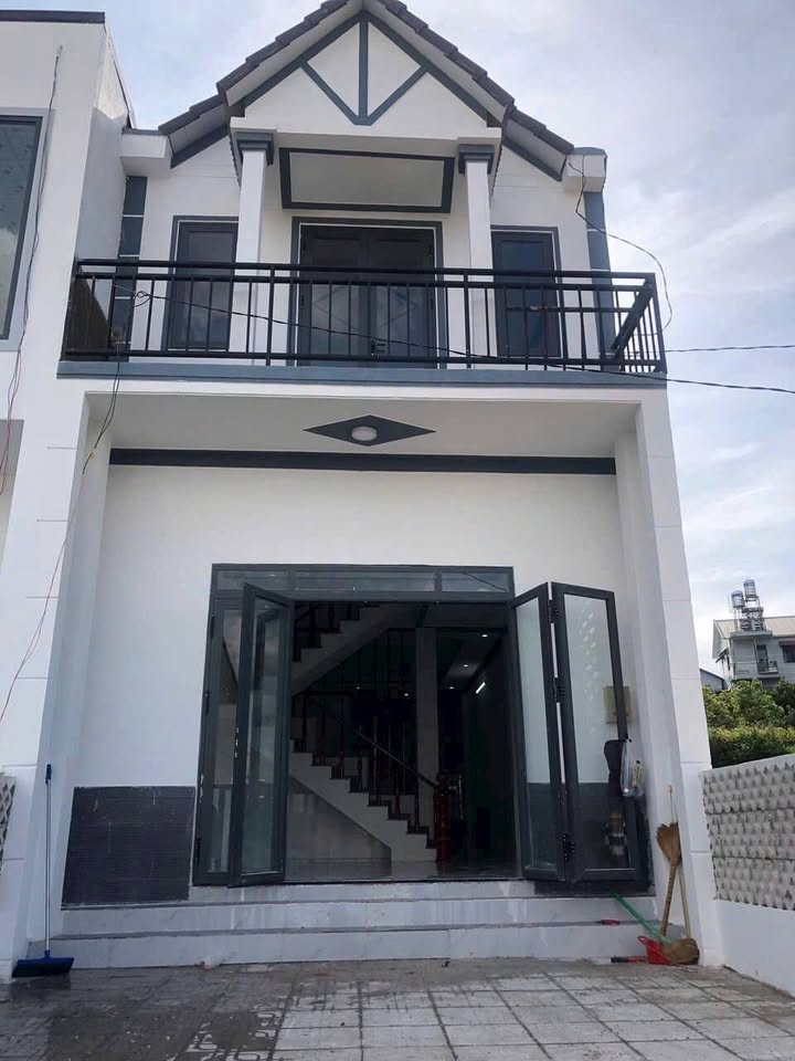 Nhà 1 lầu Phường 2 Bảo Lộc 90m² giá 1.9 tỷ - Sân ô tô rộng rãi