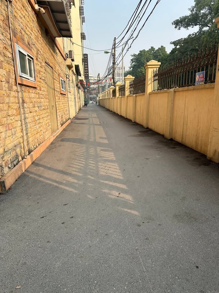 Nhà 3 tầng khu Tập thể Quân đội Hoàng Quốc Việt 80m² giá 18 tỷ - An ninh tuyệt đối!