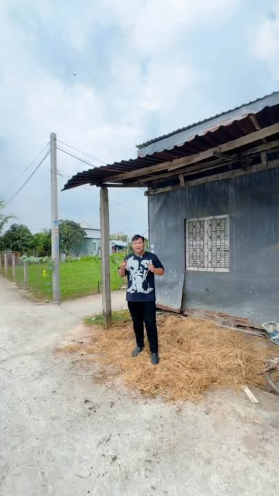 Nhà đẹp 4x17m tại Hưng Long, Bình Chánh giá 2.1 tỷ - Full nội thất hiện đại!