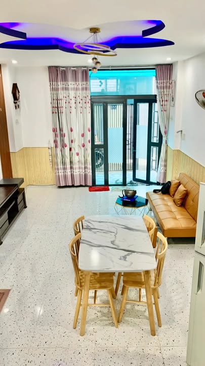 Nhà Phố Đà Nẵng 160m² giá 3.98 tỷ - Full nội thất, sẵn sàng vào ở!