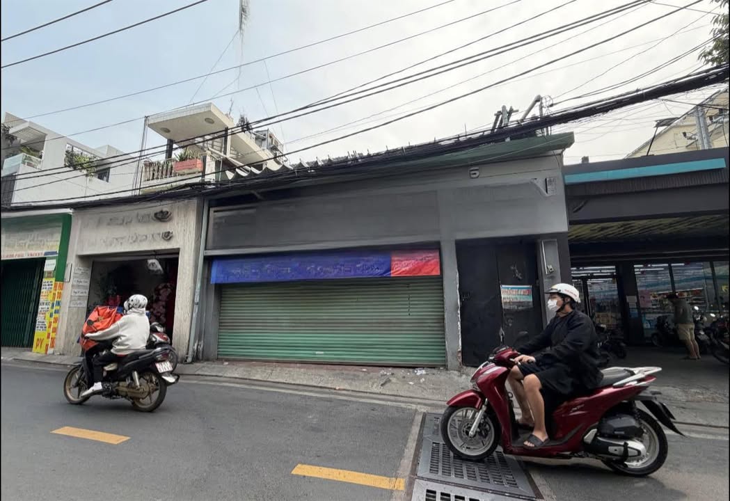 Nhà cho thuê mặt tiền Trường Đại Học Thủ Đức 240m² - Kinh doanh sầm uất, vị trí đắc địa!