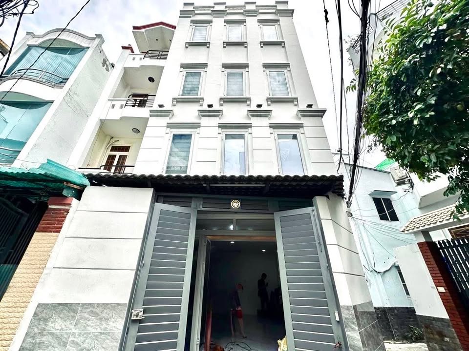 Nhà đẹp 5 tầng Nguyễn Văn Đậu 40m² giá 7.7 tỷ - Hẻm xe hơi sát mặt tiền!